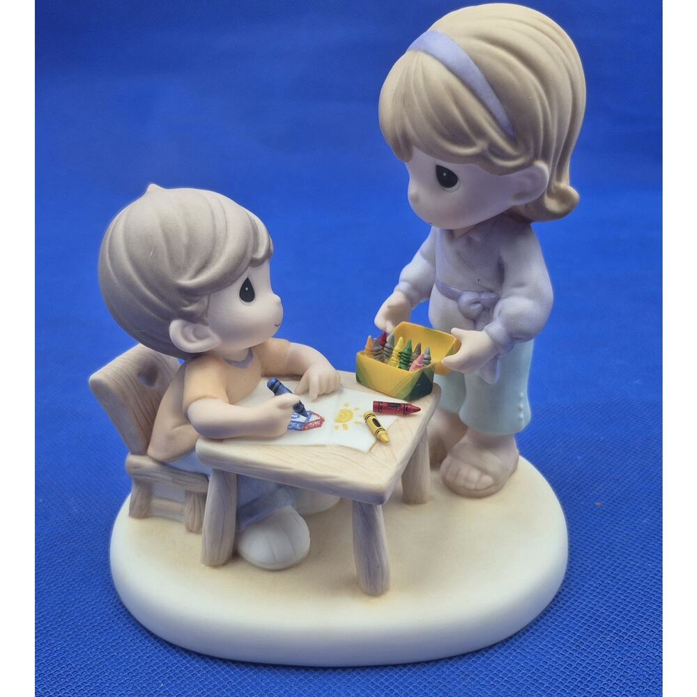 2007 Enesco Precious Moments Crayola Drawing Us Closer Porcelain Figurine in Box